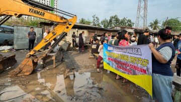 Pembongkaran bangunan liar di Roxy Ciputat