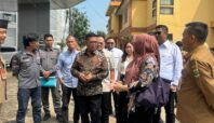 Gubernur Banten, Andra Soni, tinjau persiapan pelaksaan Sekolah Rakyat di Tangsel, Senin 7 Juli 2025. Foto: Andre Pradana/Tangselife