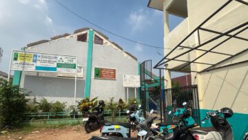 biaya seragam sekolah di tangsel