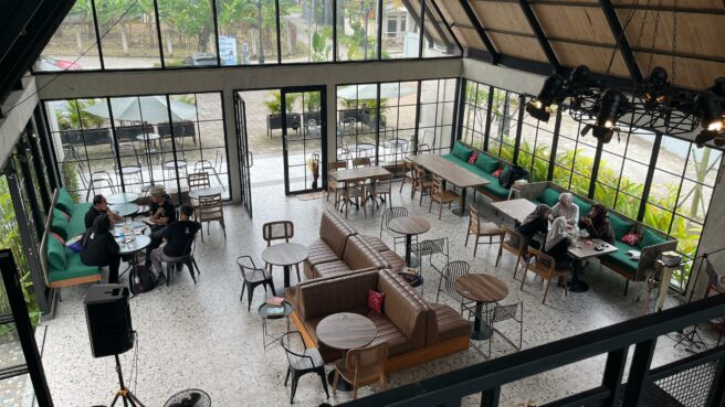 The Campus Coffee jadi salah satu destinasi cafe di Kabupaten Tangerang dengan nuansa alam (Dok. Infotangerang.id)