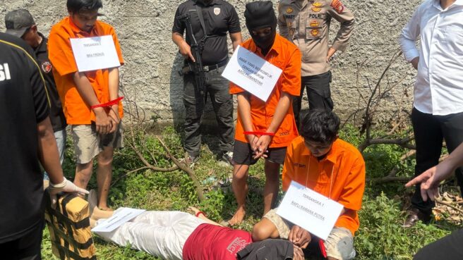 Rekonstruksi pembunuhan wanita terborgol di Cisauk