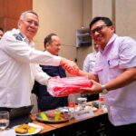 Pemkot Tangsel bagikan bendera gratis