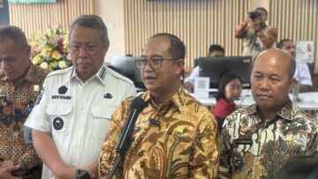 Dirjen AHU, Widodo, saat meresmikan peluncuran loket pelayanan Ditjen AHU di MPP Tangsel, Rabu (6/8). Foto: Andre Pradana/Tangselife