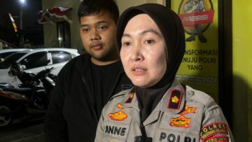 Kapolsek Pondok Aren, Kompol Anne Rose Agrippina Putri, saat menggelar konfrensi pers di Mapolsek Pondok Aren, Kamis (7/8). Foto: Andre Pradana/Tangselife