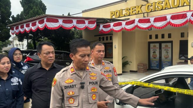 mobil meledak di cisauk