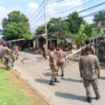 Penertiban pedagang di gerbang Perumahan Vila Pamulang Mas