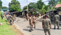 Penertiban pedagang di gerbang Perumahan Vila Pamulang Mas