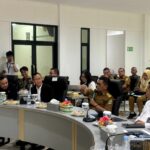 Gubernur Banten Andra Soni bersama Kepala Daerah Tangerang Raya gelar pertemuan dengan Dirut MRT di Gedung BLKI yang berada di Kecamatan Serpong Utara, Tangsel. Foto: Andre Pradana/Tangselife