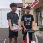 Dua pemuda yang diduga terlibat dalam aksi penjarahan di rumah Menteri Keuangan Sri Mulyani. Foto: ist