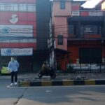 tiang lampu lalu lintas