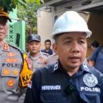 Kasubdit Metalurgi Forensik Puslabfor Polri, Kompol Heriyandi, saat di lokasi ledakan di Pondok Cabe, Tangsel. Foto: Andre Pradana/Tangselife