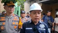 Kasubdit Metalurgi Forensik Puslabfor Polri, Kompol Heriyandi, saat di lokasi ledakan di Pondok Cabe, Tangsel. Foto: Andre Pradana/Tangselife
