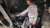 pelajar kendarai mobil pajero sport