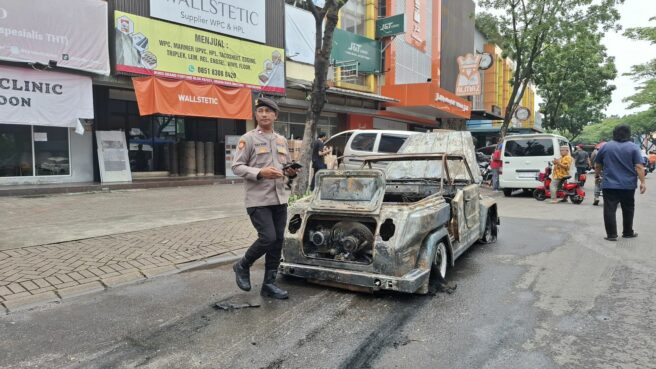 mobil pembawa pengantin