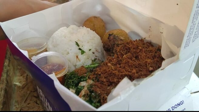 Srundeng Dong Fresh Market Emerald Bintaro