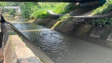 air sungai di serpong