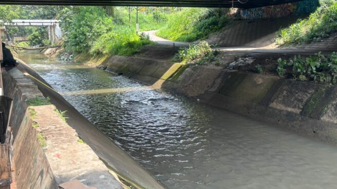 air sungai di serpong