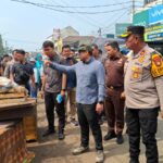 Wakil Walikota Tangsel, Pilar Saga Ichsan, saat memimpin relokasi PKL Pasar Serpong. Foto: Andre Pradana/Tangselife