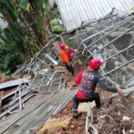 Longsor di Tangsel sebabkan rumah warga di Setu Rusak Foto: BPBD Tangsel