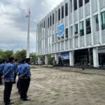 Walikota Tangsel, Benyamin Davnie, saat melantik 856 PPPK Paruh Waktu, Kamis (6/11). Foto: Andre Pradana/Tangselife