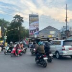 Situasi Simpang Duren yang ada di wilayah Ciputat saat sore hari. Foto: Andre Pradana/Tangselife