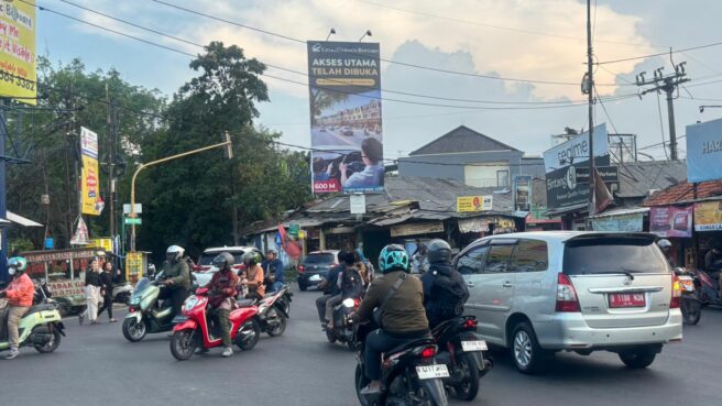 Situasi Simpang Duren yang ada di wilayah Ciputat saat sore hari. Foto: Andre Pradana/Tangselife