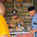 Warga menggerebak toko penjual obat terlarang berkedok kosmetik di Pondok Aren.