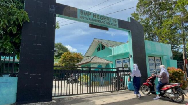 Liput Kasus Dugaan Bullying, Wartawan Diusir Pihak Keamanan SMPN 19 Tangsel 1 SMPN 19 Tangsel yang berada di Jalan Widya Kencana, Ciater, Serpong. Foto: ist