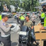 Jajaran Satlantas Polres Tangsel saat menggelar Operasi Zebra 2025 di jalan Letnan Sutopo, Serpong. Foto: Polres Tangsel