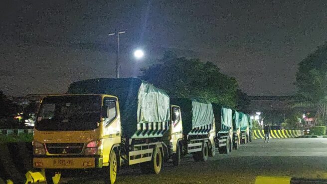 Sampah dari Tangsel mulai dikirim ke Cilowonf Serang. Foto: ppid.serangkota.go.id