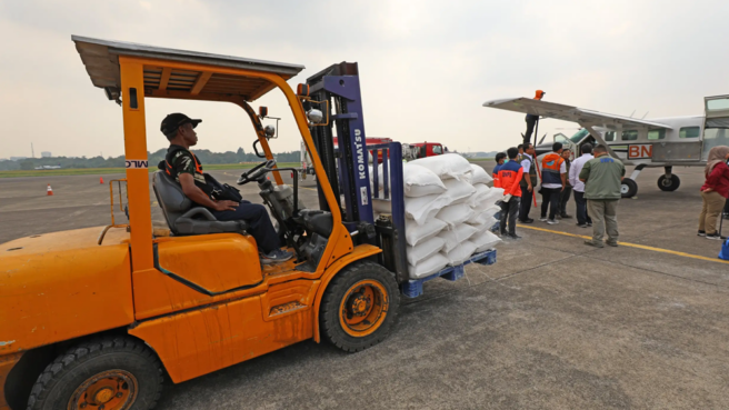 operasi modifikasi cuaca