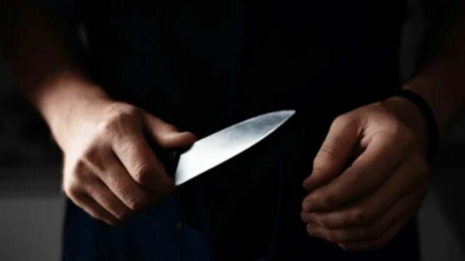 Ilustrasi advokat ditusuk oleh matel di Kelapa Dua, Tangerang. Foto: shutterstock